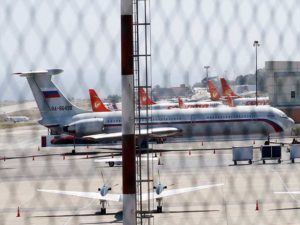 Legan aviones rusos a Venezuela
