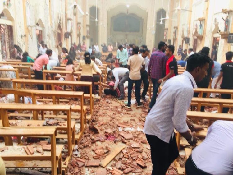 Sri Lanka: Decenas de víctimas en varias explosiones contra iglesias cristianas