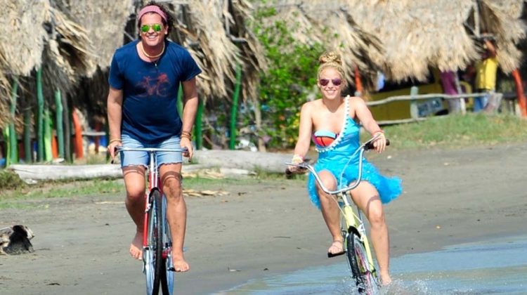 Carlos Vives y Shakira en La Bicicleta