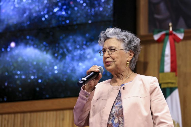 Silvia Torres Castilleja, la primer mexicana en doctorarse en Astronomía.  