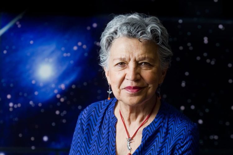 Para la doctora Silvia Torres no hay espacio vacío en el universo. 