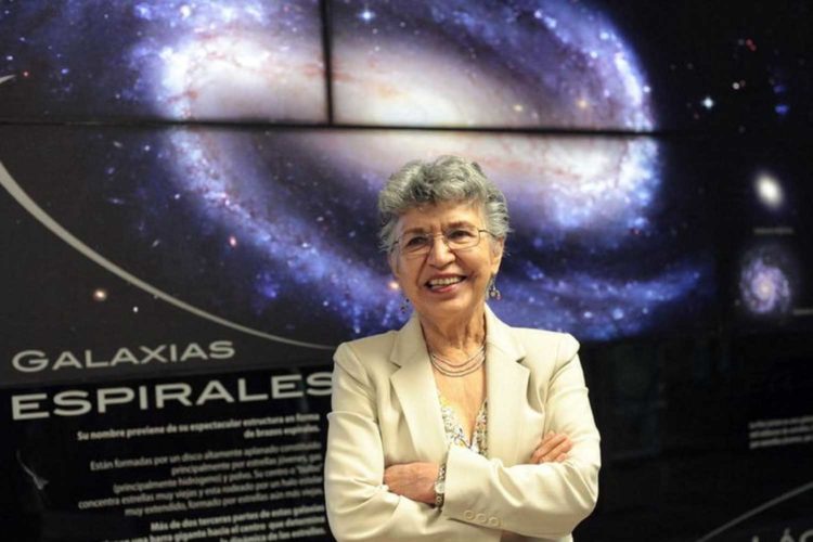 Silvia Torres en 2009 fue la coordinadora del Año de la Astronomía en México; y dos años más tarde la ONU le otorgó el galardón L’Oreal Unesco, en el rubro de “Mujeres en la Ciencia”.
