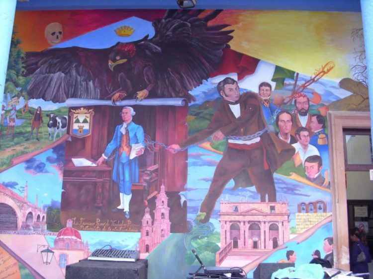 Mural que honra la memoria de quienes nos dieron Patria, entre ellos Rita Pérez Jiménez. 